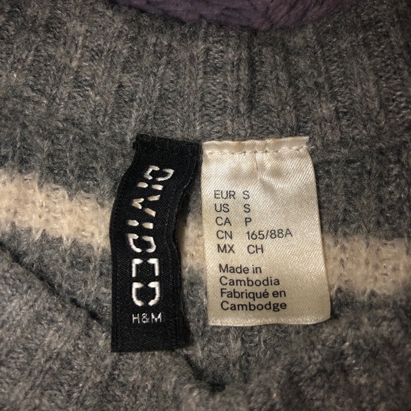 Cropped Sweater - Picture 2 of 2